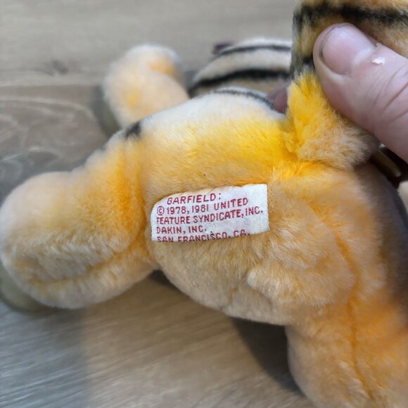 Vtg 1981 Dakin Garfield Plush Suction Cup Cat Toy "Climbing Walls" Striped 6" - Picture 7 of 10